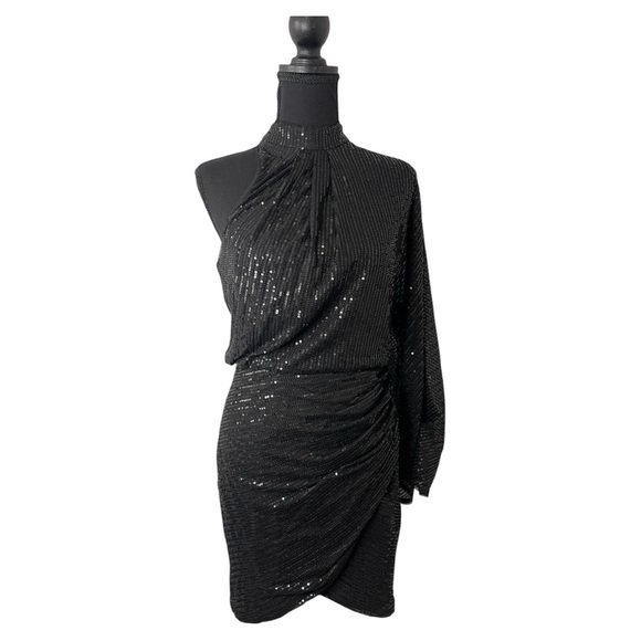 Chic One-Shoulder Black Dress - Picture 4 of 9